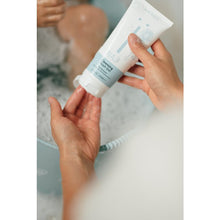 Afbeelding in Gallery-weergave laden, NAÏF CLEANSING WASH GEL