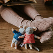 Afbeelding in Gallery-weergave laden, Knuffel Muis Julia
