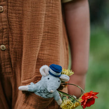 Afbeelding in Gallery-weergave laden, Knuffel Muis Opa Zeeman
