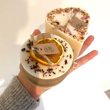 Afbeelding in Gallery-weergave laden, Vanille Geurkaars - Beauty Scents (Sojawas)
