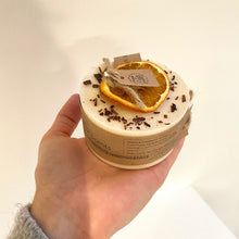 Afbeelding in Gallery-weergave laden, Geraspte Kaneel &amp; Appelsien Geurkaars - Beauty Scents (Sojawas)
